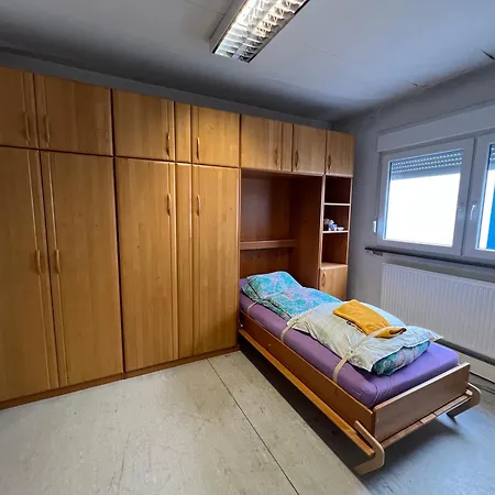 بيت ضيافة Tl Gastzimmer فرانكفورت